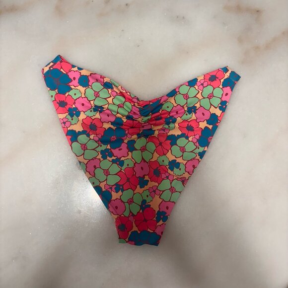 FRANKIES BIKINIS - Floral Bikini Set in Groovy Print (M top) (XS btms) - Picture 6 of 10